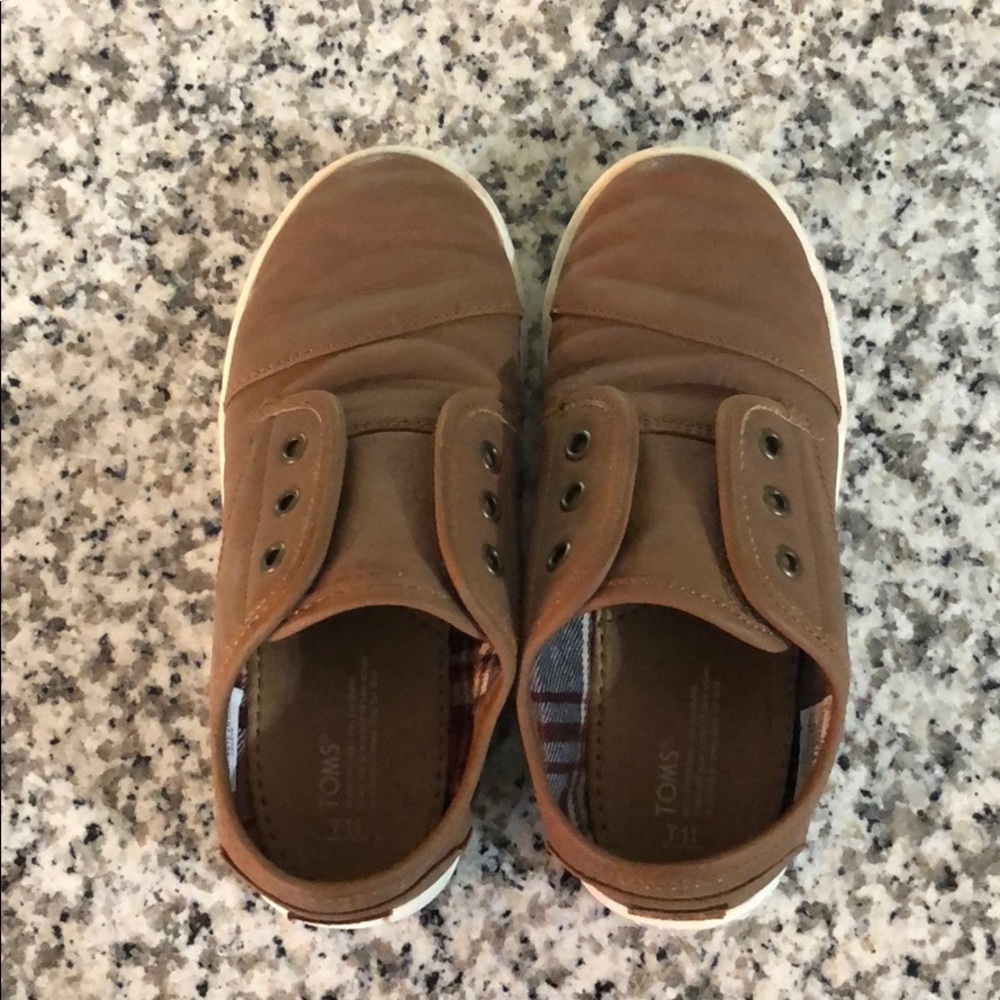 Boys shoes